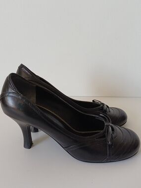 Luca Ferri Black Leather Pumps with Bow Size 7